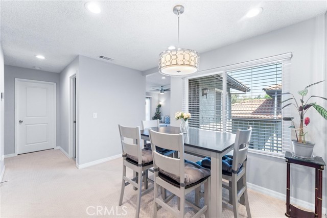 Detail Gallery Image 8 of 31 For 1344 Brentwood Cir #C,  Corona,  CA 92882 - 2 Beds | 2 Baths