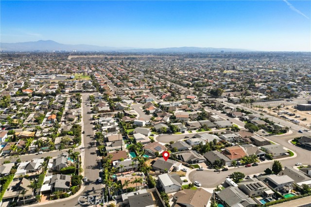 Detail Gallery Image 6 of 10 For 20372 Mooncrest Cir, Huntington Beach,  CA 92646 - 4 Beds | 2 Baths