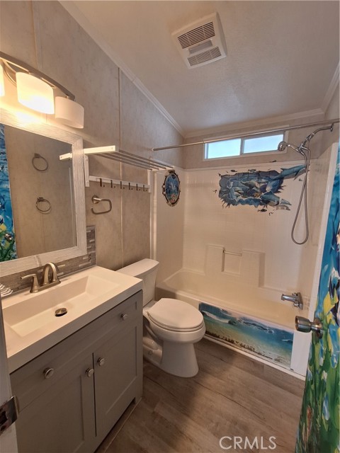 350 E San Jacinto Avenue, Perris CA: https://media.crmls.org/medias/5c56a383-eecc-494b-94b0-cc4ae2b39c90.jpg