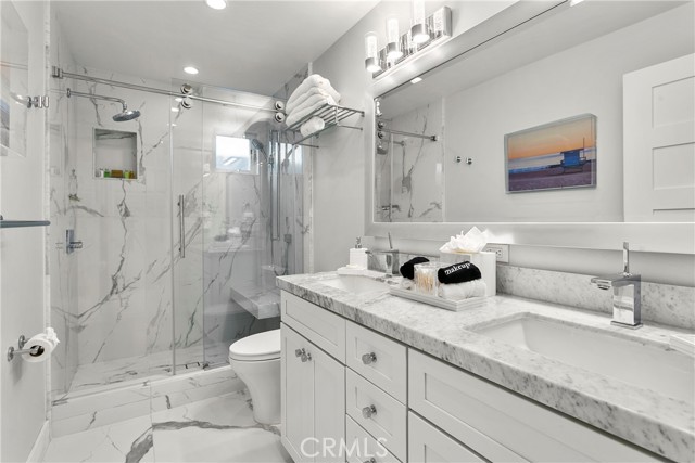 166 Fairview Street, Laguna Beach CA: https://media.crmls.org/medias/5c57f34a-e1c2-49b0-8f32-497f50a49f85.jpg