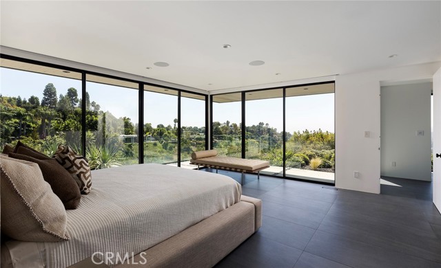 Detail Gallery Image 33 of 54 For 9015 Alto Cedro Dr, Beverly Hills,  CA 90210 - 4 Beds | 4/1 Baths