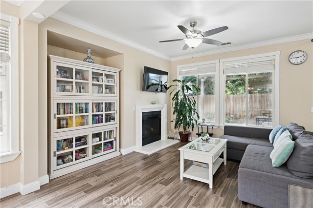 Detail Gallery Image 10 of 50 For 1958 Fall Brook Ct, Merced,  CA 95340 - 4 Beds | 3 Baths