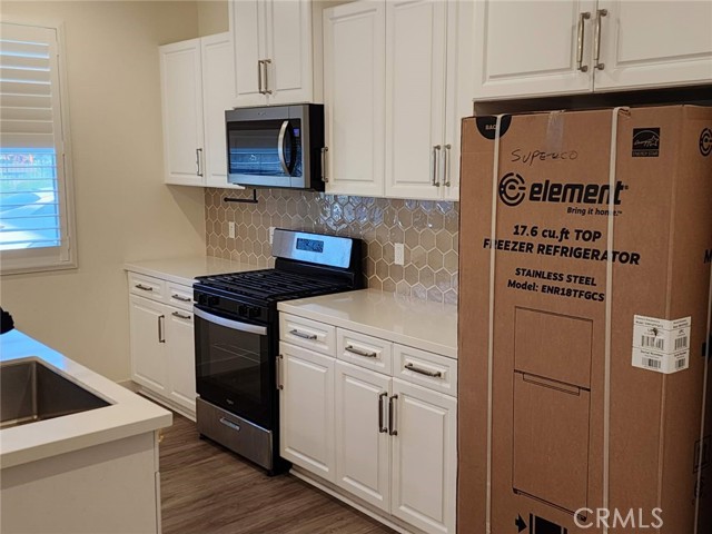 Detail Gallery Image 4 of 24 For 7505 Channel View St, Chino,  CA 91708 - 3 Beds | 3 Baths