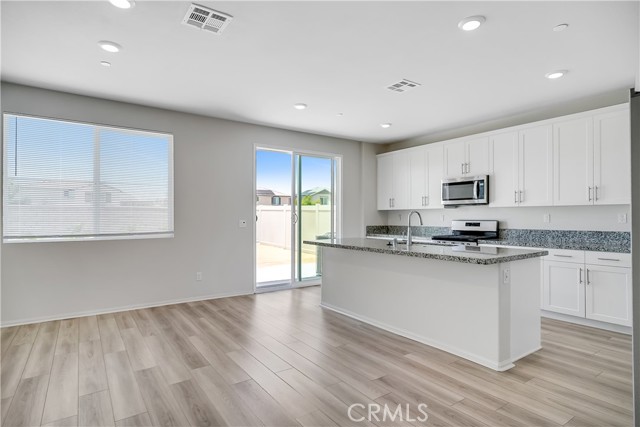 32939 Fleets Road, Menifee CA: https://media.crmls.org/medias/5c5996eb-bbfa-4899-b225-fd67e31470f8.jpg
