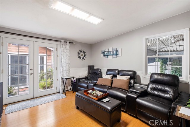 Detail Gallery Image 6 of 12 For 12540 Barbara Ann St, North Hollywood,  CA 91605 - 3 Beds | 2 Baths