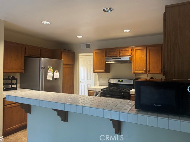 Detail Gallery Image 10 of 32 For 7435 Bellingham, North Hollywood,  CA 91605 - 3 Beds | 7 Baths