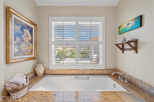 3 Snowdon, Rancho Santa Margarita CA: https://media.crmls.org/medias/5c5a6de1-276a-4b40-84a1-085de93ddf23.jpg