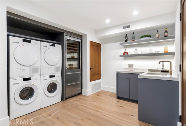 86 Emerald Bay, Laguna Beach CA: https://media.crmls.org/medias/5c5b33ee-ed24-4dce-8735-10ccfd709733.jpg