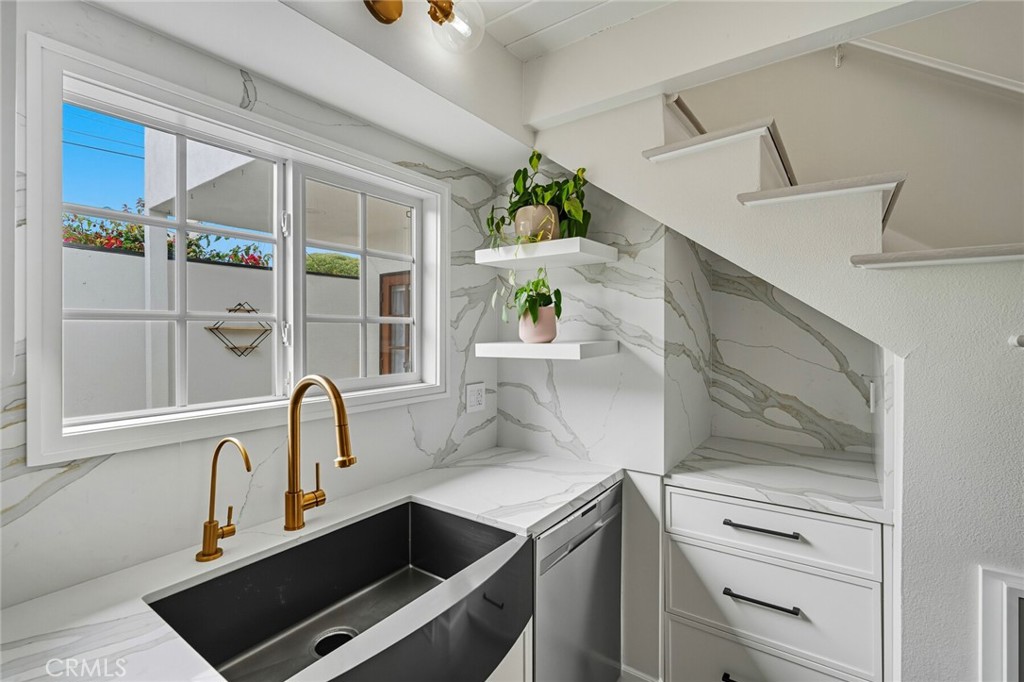 MLS #OC25234747 image #3