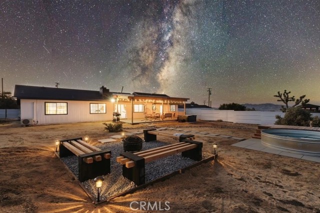 Detail Gallery Image 2 of 26 For 7795 Sunset Rd, Joshua Tree,  CA 92252 - 4 Beds | 2 Baths