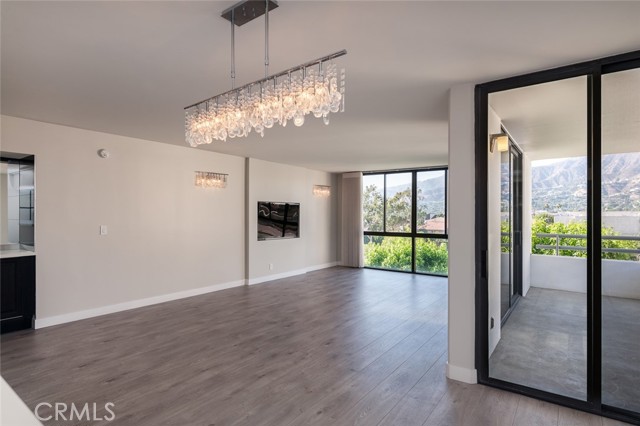 Detail Gallery Image 7 of 57 For 343 Pioneer Dr #504,  Glendale,  CA 91203 - 3 Beds | 2 Baths
