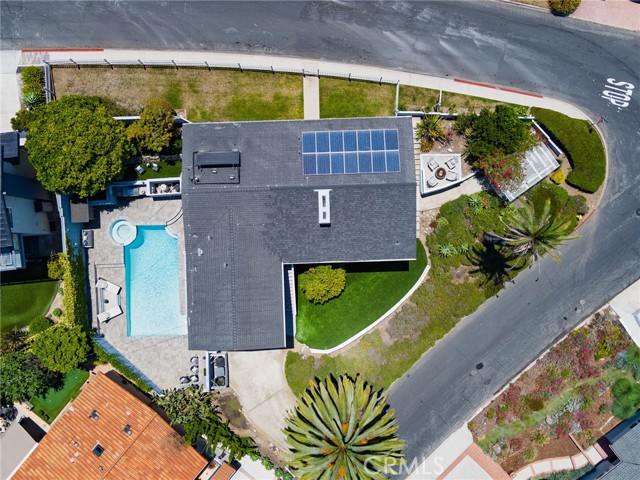246 Via Los Miradores, Redondo Beach CA: https://media.crmls.org/medias/5c5bbd52-2997-4c25-b557-ac96039341ad.jpg