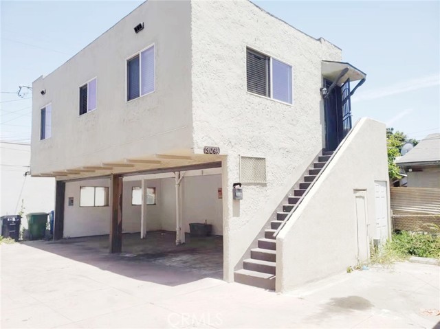 309 and half E 76th Pl, Los Angeles, CA 90003