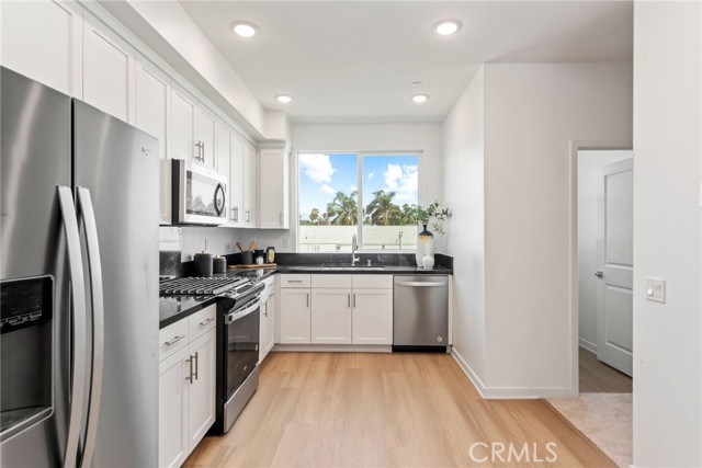 Detail Gallery Image 13 of 34 For 1178 Santo Antonio Dr, Colton,  CA 92324 - 2 Beds | 2/1 Baths