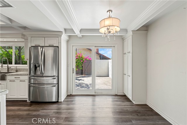 4359 Park Corona, Calabasas CA: https://media.crmls.org/medias/5c5cd447-d3f0-45a4-ada5-e043bfbbe799.jpg