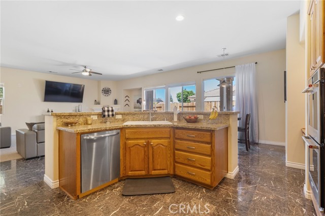 Detail Gallery Image 16 of 44 For 308 Riesling Vines St, Bakersfield,  CA 93314 - 3 Beds | 2 Baths