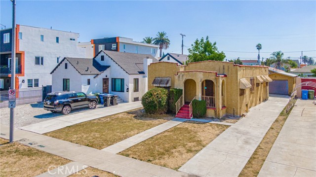 2424 West View Street, Los Angeles, California 90016, 3 Bedrooms Bedrooms, ,1 BathroomBathrooms,Single Family Residence,For Sale,West View,CV24178219