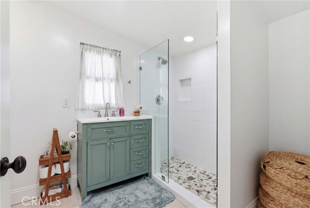 Detail Gallery Image 14 of 42 For 6600 E Ocean, Long Beach,  CA 90803 - 3 Beds | 3/1 Baths