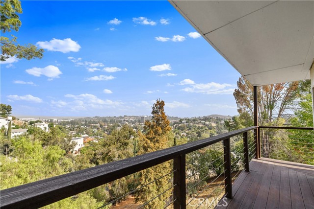 Detail Gallery Image 24 of 36 For 5160 Medina Rd, Woodland Hills,  CA 91364 - 3 Beds | 3 Baths