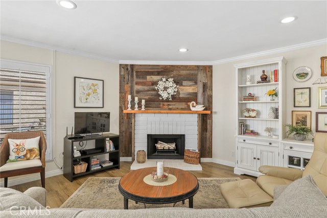 Detail Gallery Image 2 of 32 For 2722 E 20th St #202,  Signal Hill,  CA 90755 - 2 Beds | 2 Baths