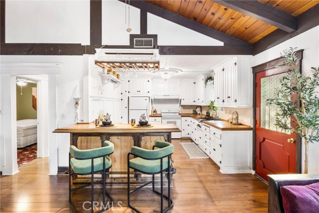 767 Big Oak, Crestline, CA 92325