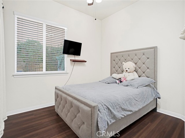 Detail Gallery Image 25 of 44 For 21103 Cross Creek Dr, Saugus,  CA 91350 - 3 Beds | 3 Baths