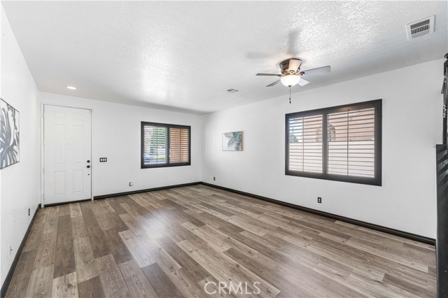 3429 Gemstone Avenue, Rosamond CA: https://media.crmls.org/medias/5c5e3df3-6873-474d-9b6a-c8ffa06def54.jpg