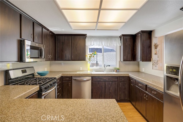 Detail Gallery Image 14 of 41 For 619 N Guadalupe #4,  Redondo Beach,  CA 90277 - 3 Beds | 2/1 Baths