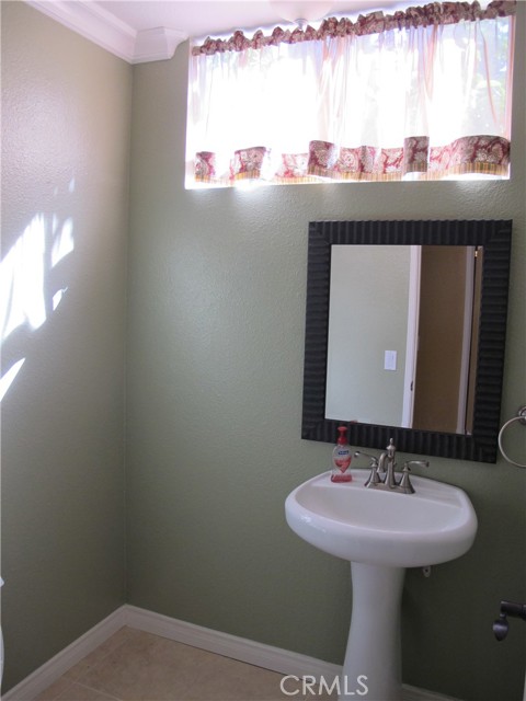 Detail Gallery Image 17 of 20 For 825 Berkenstock Cir, Placentia,  CA 92870 - 4 Beds | 2/1 Baths