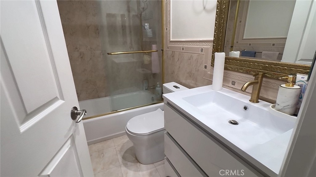 https://media.crmls.org/medias/5c5f1d62-3c4e-4298-8820-0679db077128.jpg?preset=X-Large
