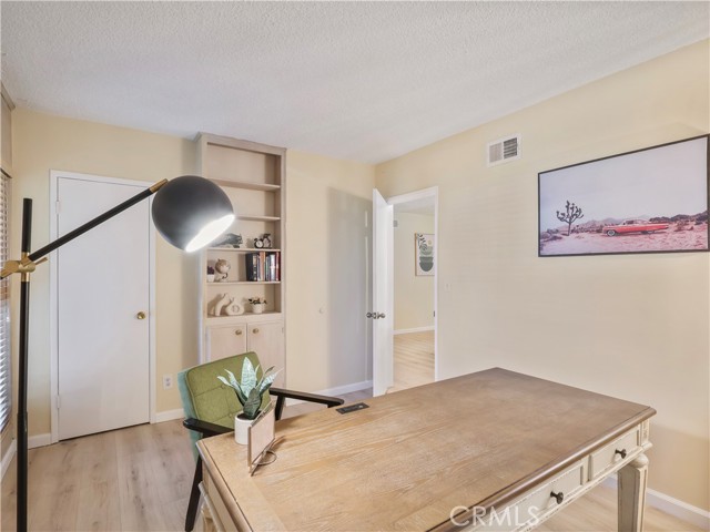Detail Gallery Image 39 of 48 For 15354 Runnymede St, Van Nuys,  CA 91406 - 4 Beds | 2 Baths