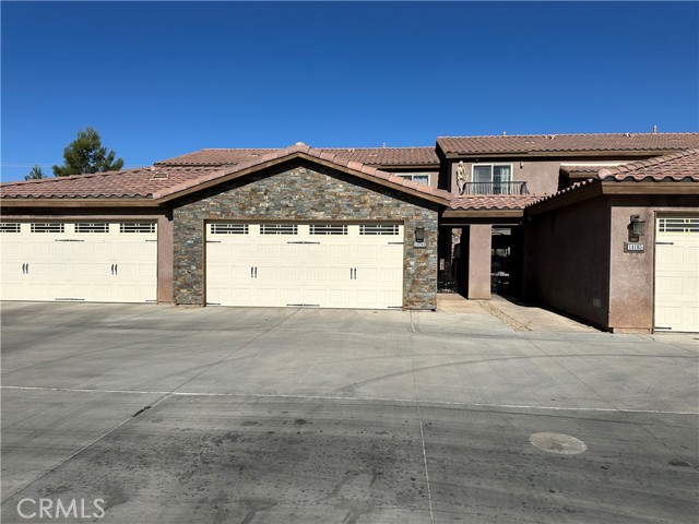 Detail Gallery Image 1 of 63 For 14193 Jicarilla Rd #302,  Apple Valley,  CA 92307 - 3 Beds | 2/1 Baths