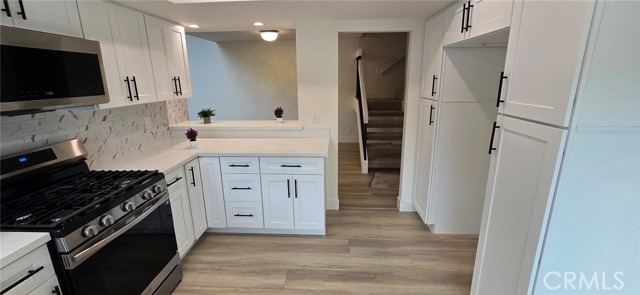 1364 Park Plaza Drive, Long Beach CA: https://media.crmls.org/medias/5c6019d3-92df-4737-ade8-0c31b8b15418.jpg