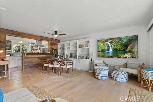 1570 Via Capri, Laguna Beach CA: https://media.crmls.org/medias/5c609cda-47b3-4812-b70b-0eb982126b26.jpg