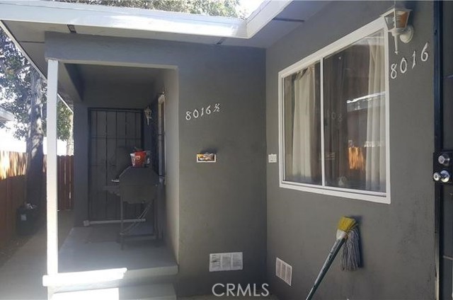 8014 S Western Avenue, Los Angeles CA: https://media.crmls.org/medias/5c6279b2-5d49-45d8-90ca-77f88fe85101.jpg