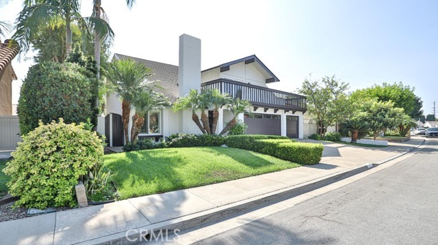 Detail Gallery Image 3 of 42 For 973 Azalea Dr, Costa Mesa,  CA 92626 - 4 Beds | 3 Baths