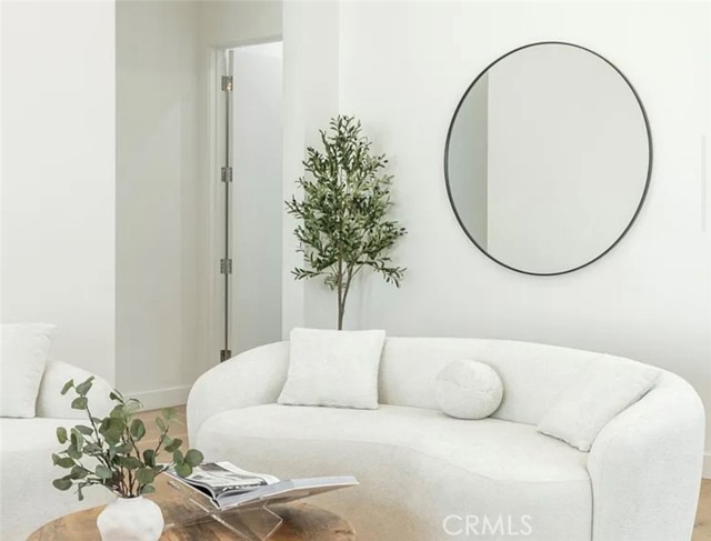 Detail Gallery Image 6 of 23 For 12136 Clarkson Rd Rd, Los Angeles,  CA 90064 - 3 Beds | 2/1 Baths