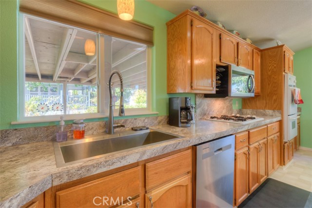 Detail Gallery Image 7 of 18 For 429 Summerwood Pkwy, Oroville,  CA 95966 - 3 Beds | 2 Baths