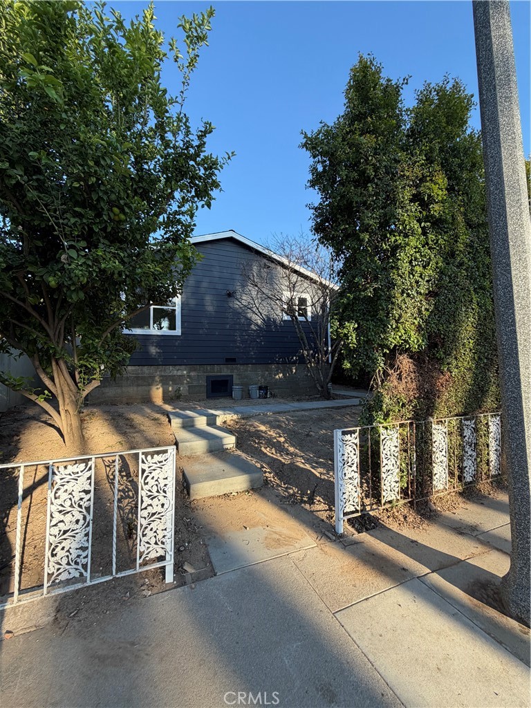 https://media.crmls.org/medias/5c654a09-77f1-4162-b11d-8eca3fffcfcc.jpg?preset=X-Large