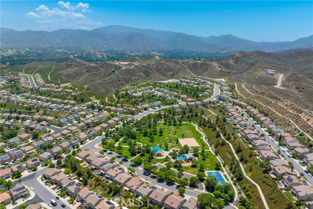 17138 Hickory Ridge Court, Canyon Country CA: https://media.crmls.org/medias/5c65cb5a-7ca5-4aca-a77a-8ad6f92bd090.jpg