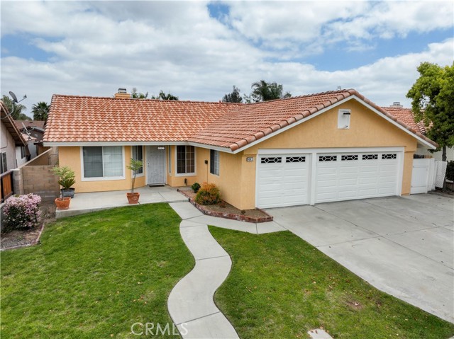 Detail Gallery Image 1 of 23 For 443 S Tamarisk Ave, Rialto,  CA 92376 - 4 Beds | 2 Baths