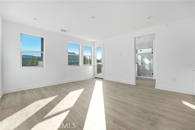 27346 Creekwood Lane, Valencia CA: https://media.crmls.org/medias/5c663867-37d8-4311-b5c9-a34d18641fba.jpg