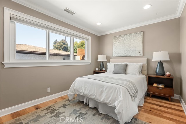 Detail Gallery Image 17 of 31 For 8844 Villanova Ave, Los Angeles,  CA 90045 - 5 Beds | 4 Baths