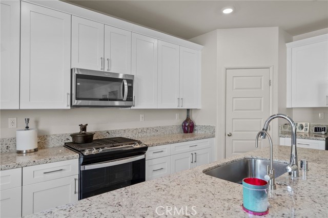 Detail Gallery Image 5 of 23 For 35256 Lopez, Beaumont,  CA 92223 - 4 Beds | 3 Baths