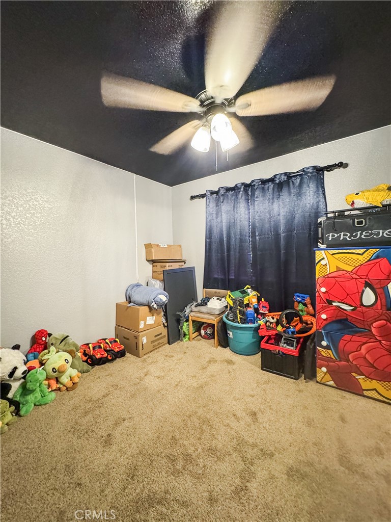 https://media.crmls.org/medias/5c682839-8724-4582-93a7-03b299507091.jpg?preset=X-Large