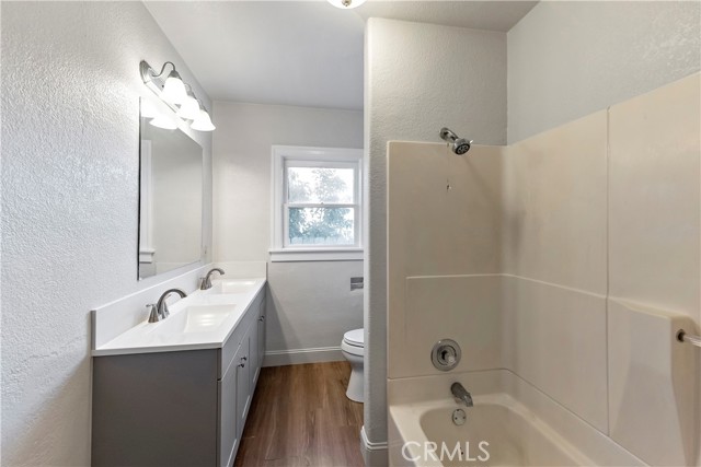 Detail Gallery Image 15 of 22 For 129 W Atchison, Fresno,  CA 93706 - 3 Beds | 2 Baths