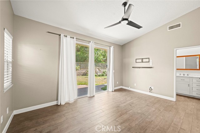 27054 Riversbridge Way, Valencia CA: https://media.crmls.org/medias/5c69b31e-a84a-42b8-ae9b-980d3426db94.jpg