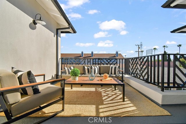 2406 Mathews Avenue, Redondo Beach, California 90278, 4 Bedrooms Bedrooms, ,3 BathroomsBathrooms,Residential,Sold,Mathews,SB21216654