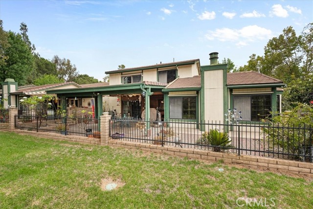 2587 Eagle Circle, Corona CA: https://media.crmls.org/medias/5c6a76e3-62e5-4158-94b5-c4a47918a6ae.jpg
