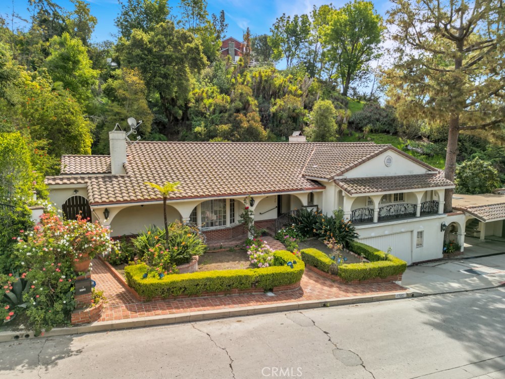 2720 Outpost Drive